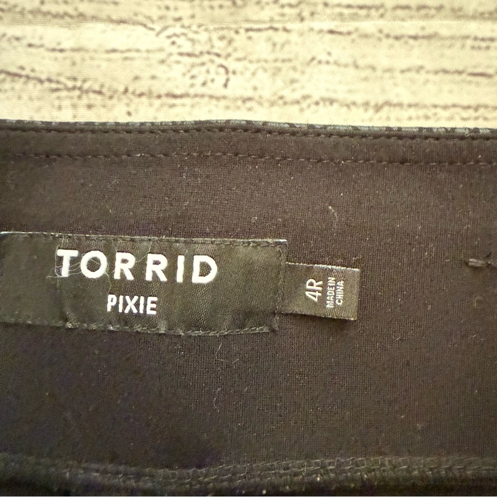 Torrid Pixie Pull On Plus Size 4 Black Ankle Pant… - image 6